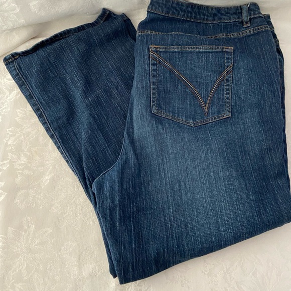 Venezia (Lane Bryant) Size 8 Bootcut - Picture 3 of 7